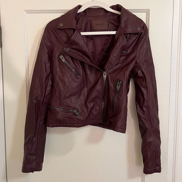 BLANK NYC | BURGUNDY VEGAN LEATHER MOTO JACKET - Picture 1 of 5